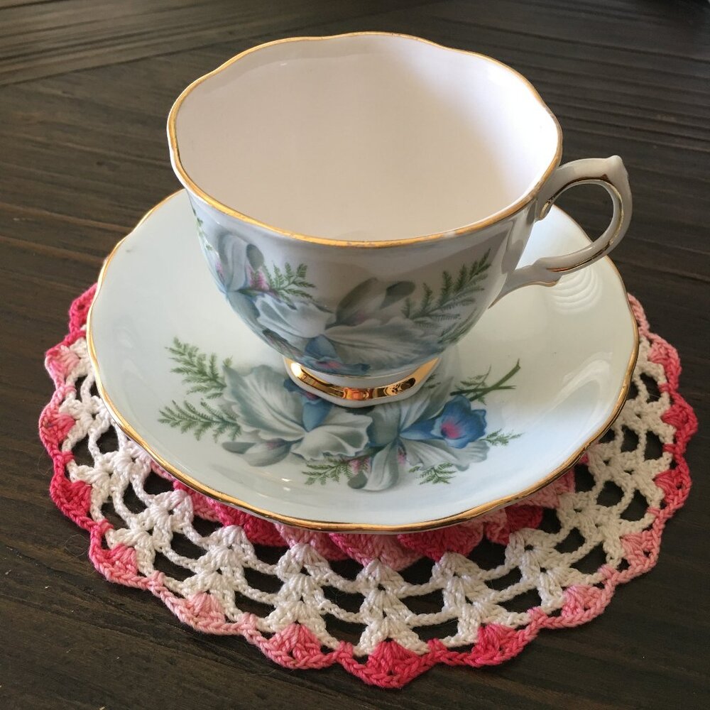 Colclough England Bone China Blue Flowering Fern Teacup Saucer Gold Trim